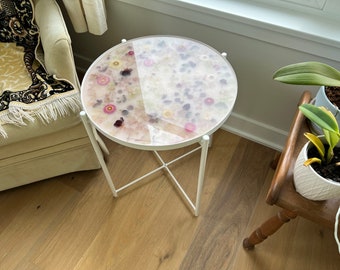 Epoxy resin floral side table. Preserved epoxy flowers, tray table. Round resin flower end table.