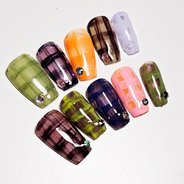 Press on Nail motif carreaux