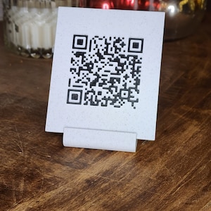 Customizable QR Code and Removable Stand