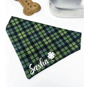 Personalized St Patricks Day Dog Bandana, Clover Dog bandana, Green dog bandana, Irish dog bandana, shamrocks, St Pattys Day Dog Gift