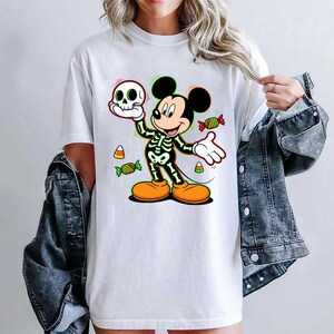 Uroczy neonowy szkielet Halloween Mickey Mouse Png, Cukierek albo psikus Cukierki Disney Sublimacja Png, Kostium Mickey Skeleton Pliki Png zdjęcie 2