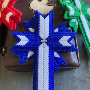 Cruz de pared de lona plástica hecha a mano