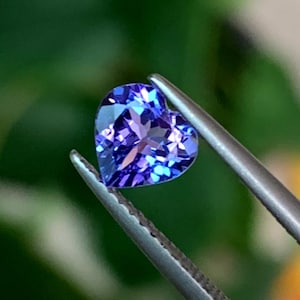 Pretty AAA purple blue Tanzanite heart