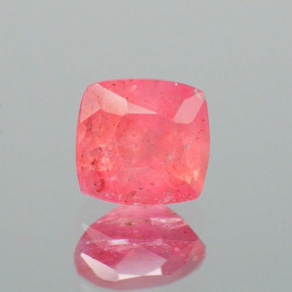 Very pretty Padparadscha Sapphire with Certificate.