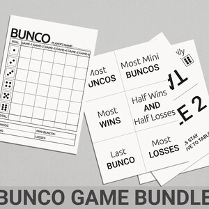 Pu&ograve; includere: Una raccolta di fogli di gioco Bunco bianchi con testo nero. I fogli includono un tabellone segnapunti e fogli per tenere traccia di vittorie, sconfitte e altre statistiche di gioco. Il testo "Bunco Game Bundle" &egrave; in basso.