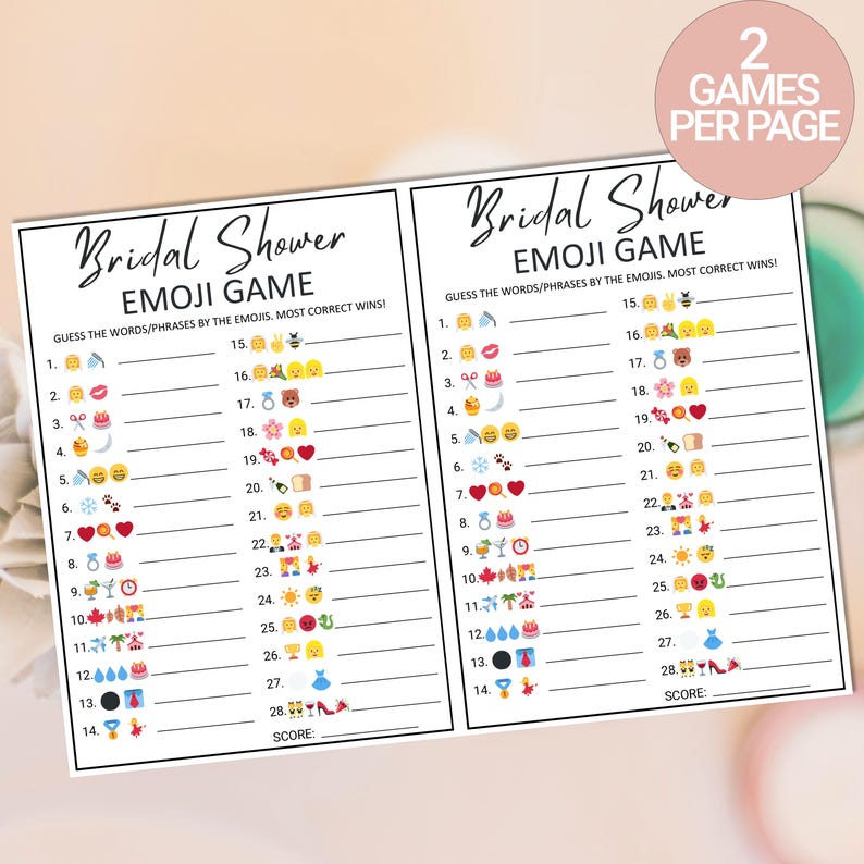 Puede incluir: Dos tarjetas de juego de despedida de soltera imprimibles con el t&iacute;tulo "Bridal Shower Emoji Game". Cada tarjeta tiene 14 l&iacute;neas con un n&uacute;mero, un emoji y una l&iacute;nea en blanco para escribir la respuesta. Las instrucciones son "Adivina las palabras/frases por los emojis. &iexcl;El que m&aacute;s acierte gana!"