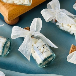 Niestandardowy szklany słoik na cukierki Jordan Almond Candy na ślub, upominki z okazji zaręczyn, upominek Nikkah, wyjątkowe cukierki ślubne, drażetki w tubce, upominek Save the Date