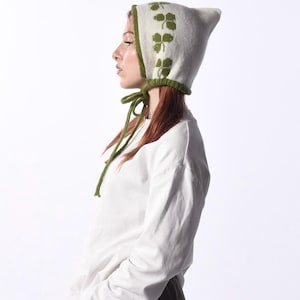 Handmade Lambswool Cashmere Bonnet – Cream Shamrock Knit Winter Hat