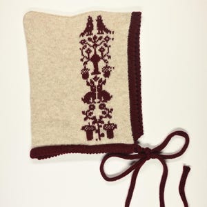 Handgjord stickad mössa i kashmir - Pixie-huva 'Pentaklarnas drottning'