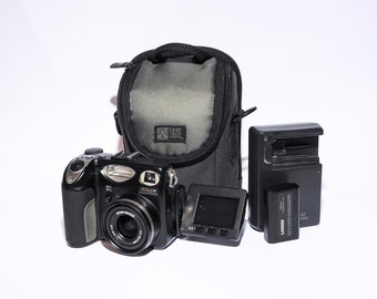 Nikon Coolpix 5000 5MP RARE Vintage Digital Camera - Tested, Working