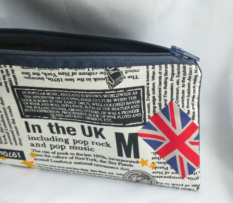 Sac à main zippé Union Jack, étui à crayons stationnaire dart marine noir, pochette de rangement zippée, pochette de sac à main zippée musicale britannique des années 1970, pochette de voyage image 4