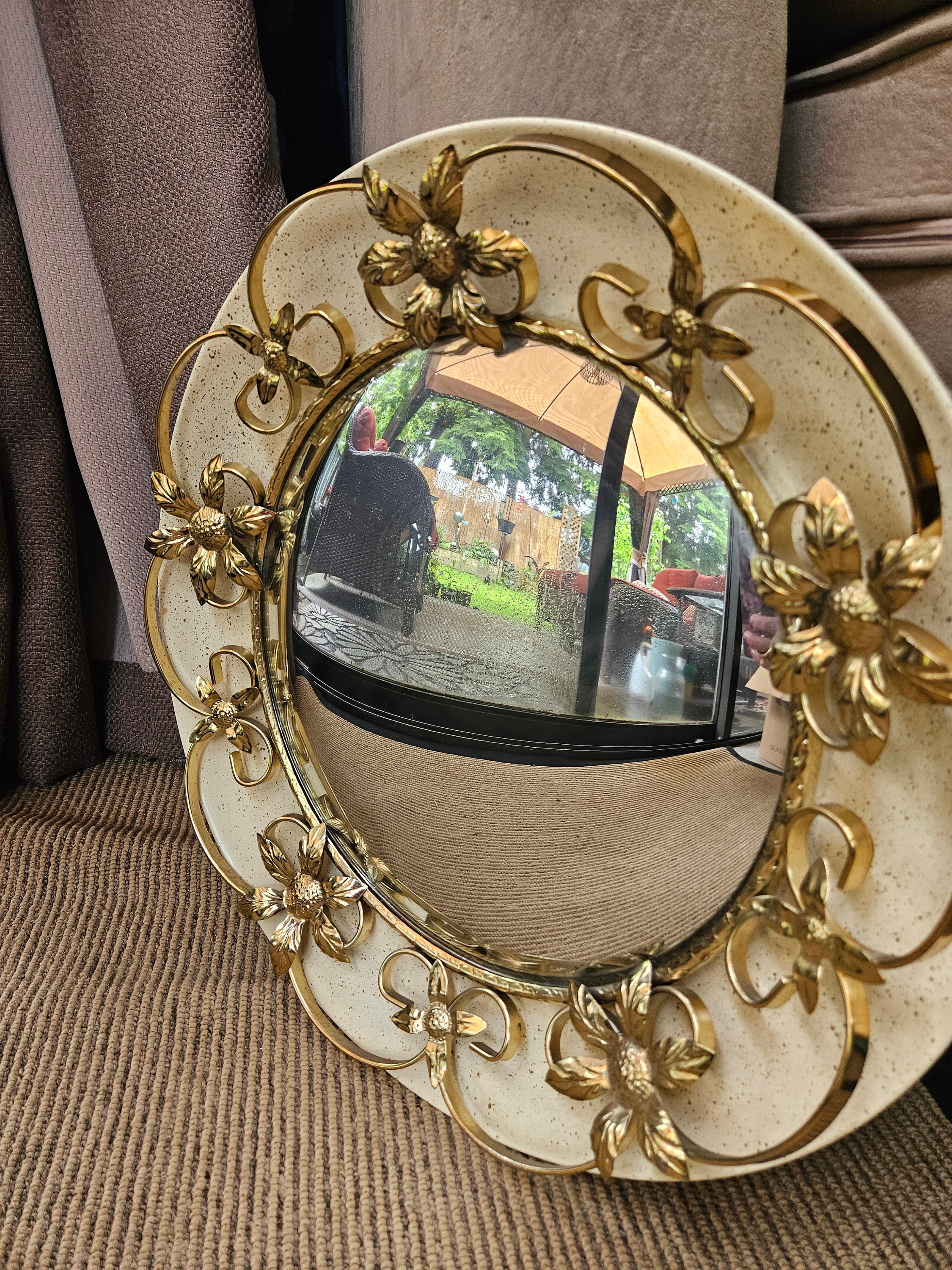 イギリス vintage mirror 鏡 イギリスから届いたアンティークミラー、縁取りのカッティングが美しい