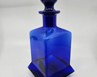 デキャンタ 美しい青色のガラス製装飾品 デキャンタ 美しい青色のガラス製装飾品 デキャンタ 美しい青色の