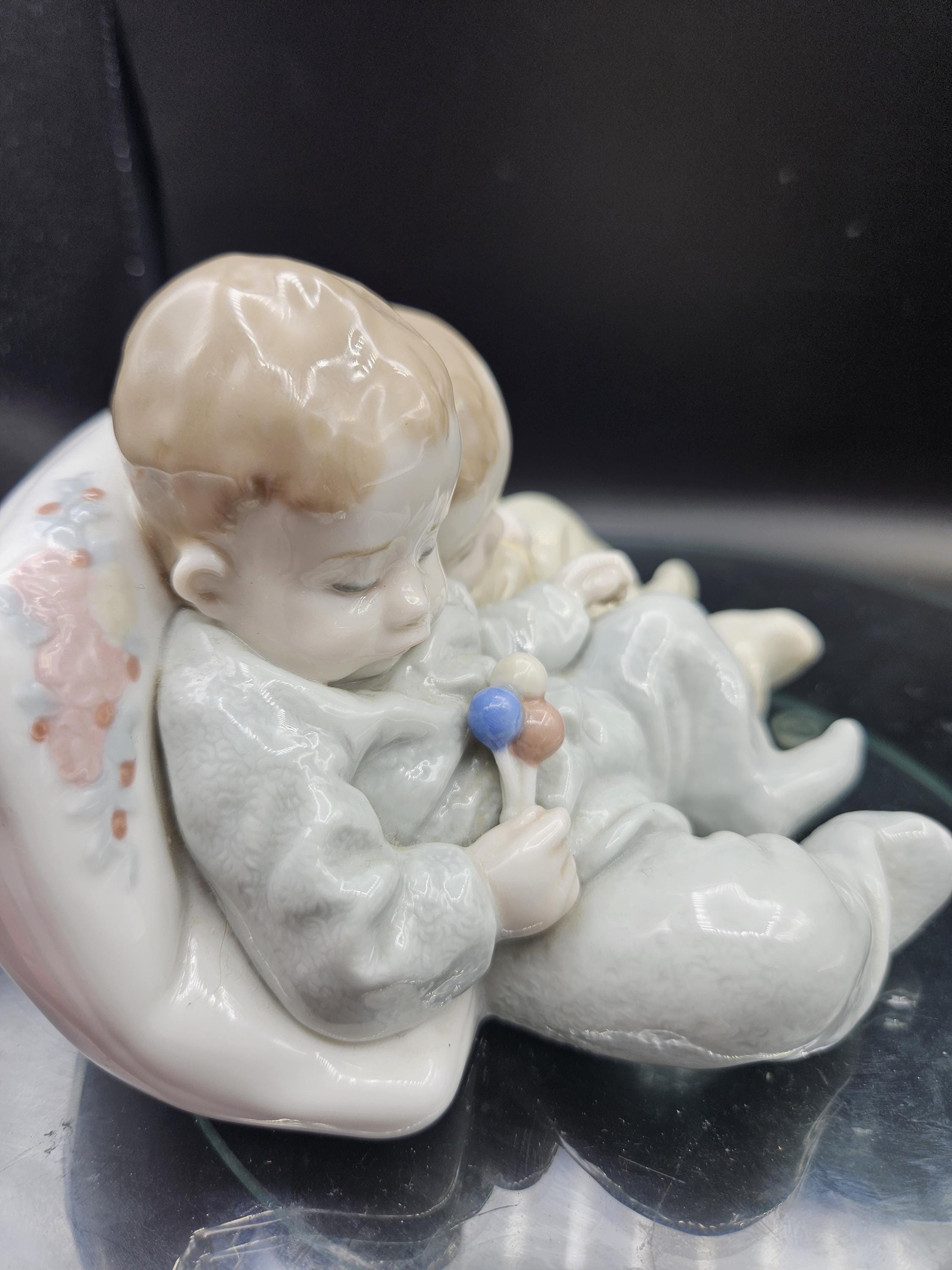 リヤドロ 赤ちゃんの夢 5772 LLADRO LITTLE DREAMERS リヤドロ 赤ちゃんの夢 5772 LLADRO LITTLE DREAMERS - メルカリ