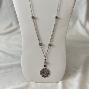 Long necklace with repurpose