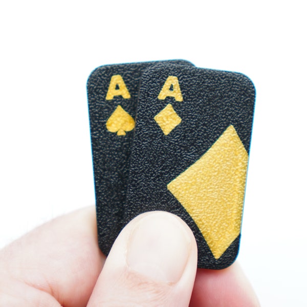 Fidget Poker Cards - Magnetic Fidget - Poker Chips Tricks - Stimulation guaranteed - different colors