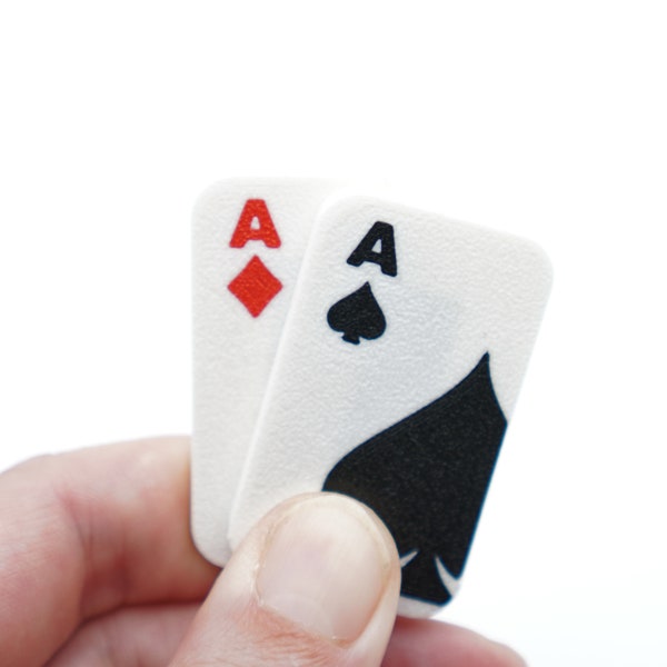 Fidget Poker Cards - Magnetic Fidget - Poker Chips Tricks - Stimulation guaranteed - different colors - under 10Euro