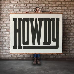 Howdy Typografie Extragroße Ranch-Wand-Dekor, Western-Dekor, Südwestliche Wand-Kunst, modernes Design-Leinwand-Tapisserie, Schrift-Design