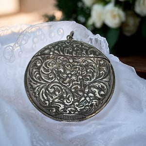 Antique Vintage 925 Sterling Silver Round Vesta Case Match Holder Safe Striker - Ornate Victorian