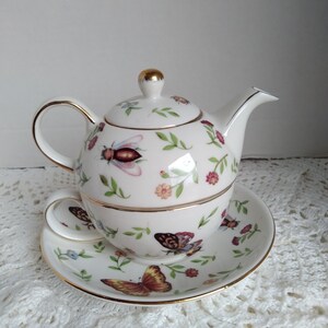 Eastern Elegance Fine Porcelain Tea For One Set - Floral Pattern Teapot With Cup & Saucer