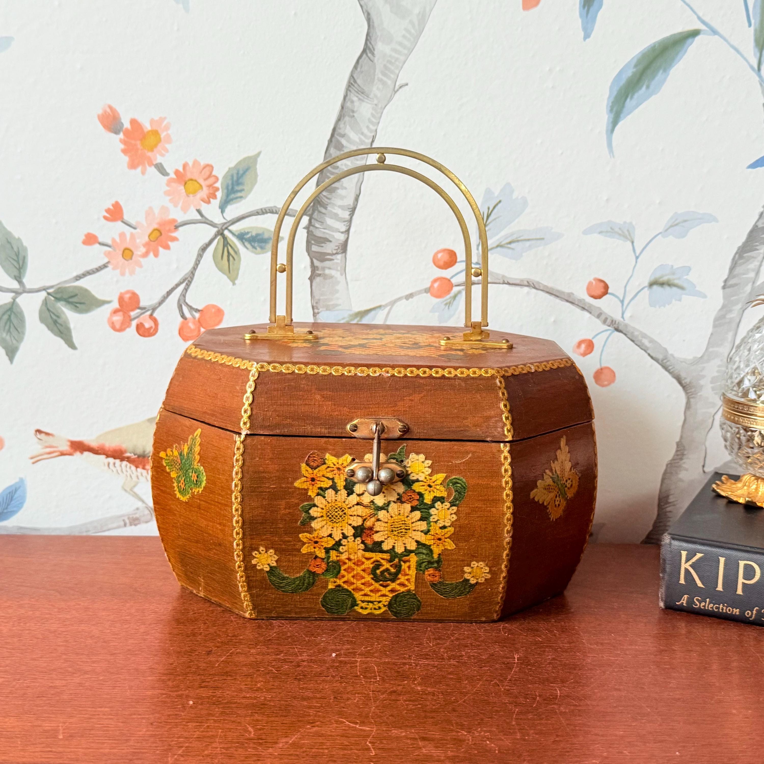 1960s vintage 籠バッグ Vintage 1960s Wood Box Purse | Lacquered Floral Octagon Handbag