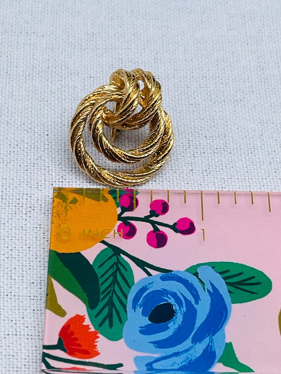 Vintage Avon Gold Rope Twist Knot Circles Clip On Ear… - Gem