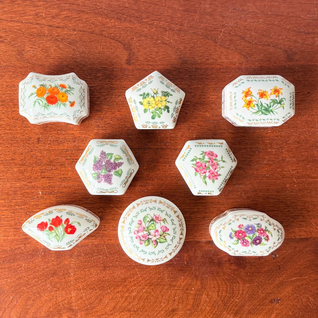 Limoges Porcelain Trinket Box: 1981 DAR Flowers of Colonial