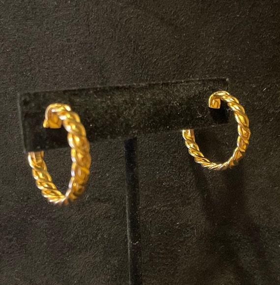 Vintage Crown Trifari Gold Braided Hoop Clip On E… - image 3