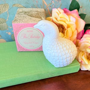 Garrafa de colônia vintage Avon Partridge: decantador de vidro leitoso de 1973, completo na caixa