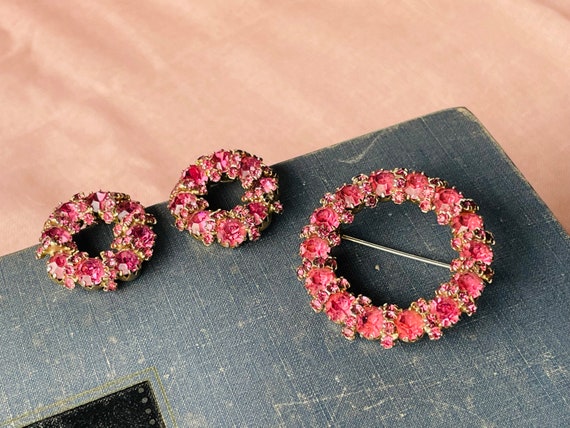 Vintage Weiss Rose Pink Rhinestone Circle Wreath … - image 7