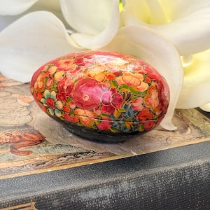 Vintage Kashmiri Egg Box | India Hand Painted Paper Mache Trinket | Boho Decor Gift | Floral Lacquer Keepsake