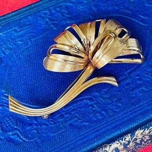 Vintage 1950s German Floral Brooch | 18K Rolled Gold Flower Pin | Art Nouveau Estate Jewelry | Elegant Gold Statement Clip