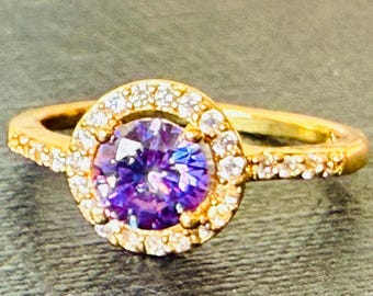 Vintage-Ring mit Amethyst und Zirkonia-Halo, 18 Karat vergoldet | Schmuck der 90er Jahre (Y2K) | Ringgröße 7 (Echter Edelstein)