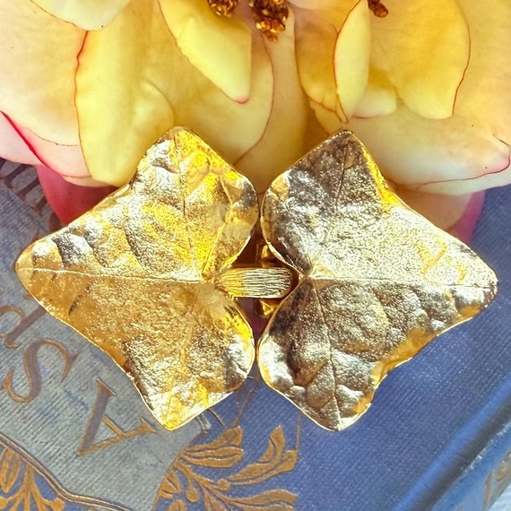 Mimi Di N Gold Ivy Leaf Buckle | 1981 Sculptural Botanical  display picture 3