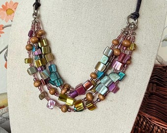 Colar vintage com contas de concha de abalone: joia com estilo dos anos 90