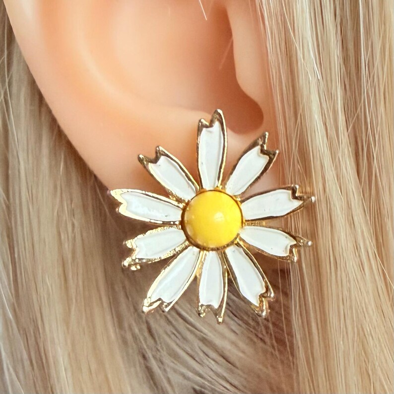 Signed Weiss Enamel Daisy Clip on Earrings | 1960s White Yellow Floral ...