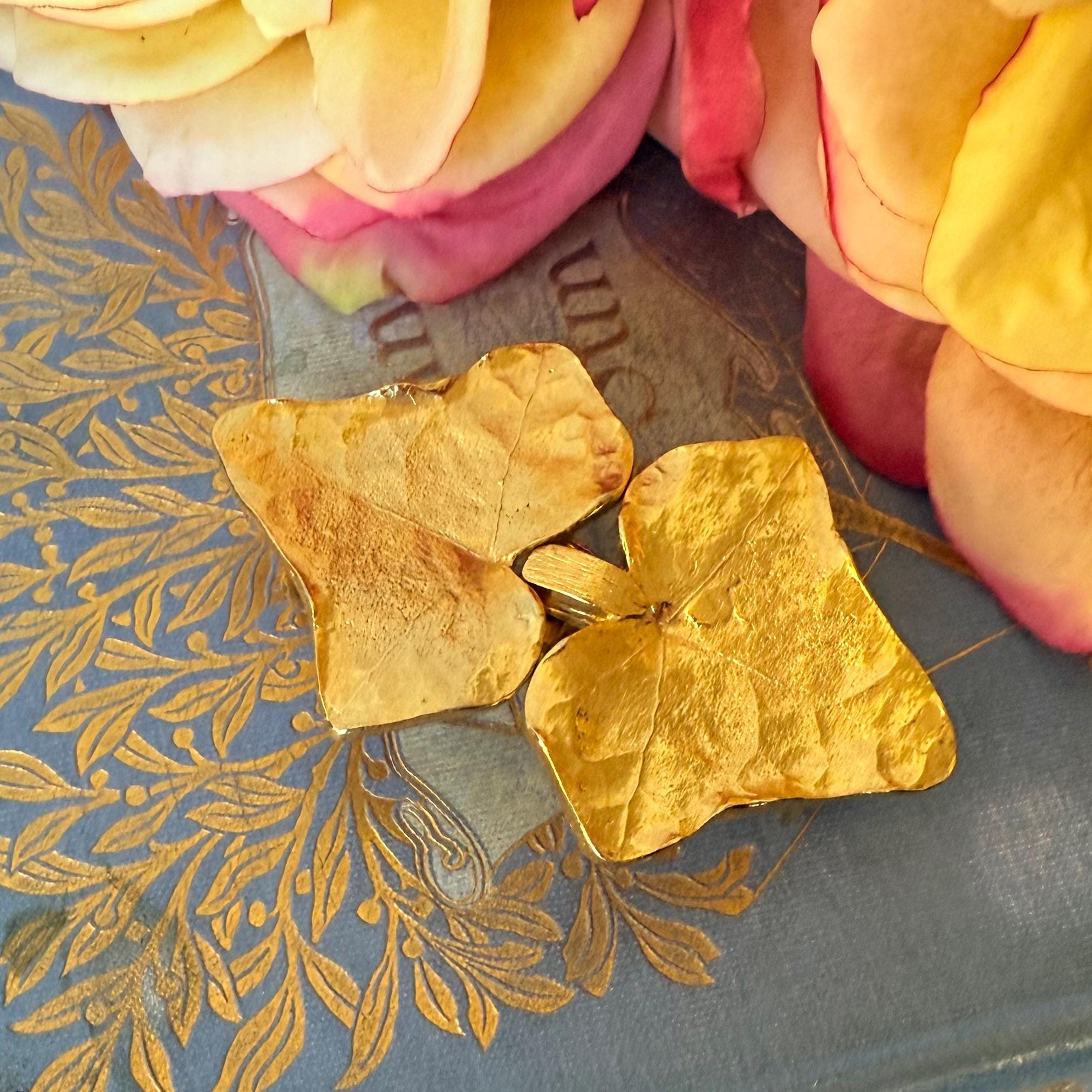 Mimi Di N Gold Ivy Leaf Buckle | 1981 Sculptural Botanical  display picture 1