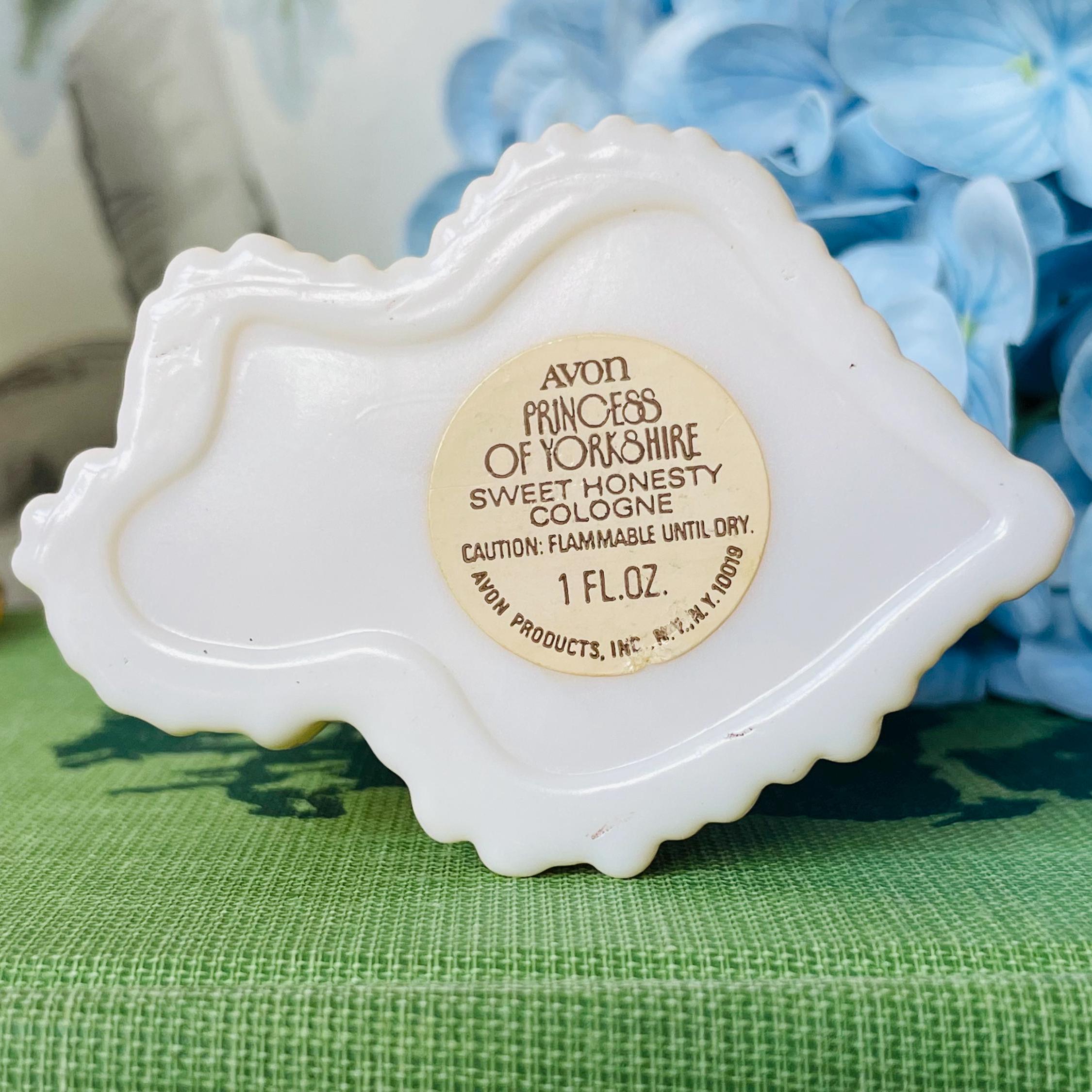 本日のみの値下げ❕激レア❕　AVON ボトル　ジェダイカラー Vintage Avon Yorkshire Terrier Sweet Honesty Cologne Bottle - Etsy