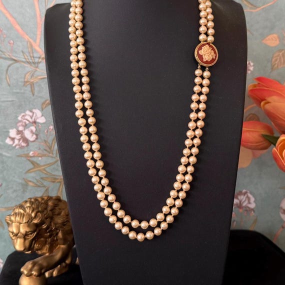 Vintage Trifari Pearl Necklace | 1950s Double Strand Cameo Clasp