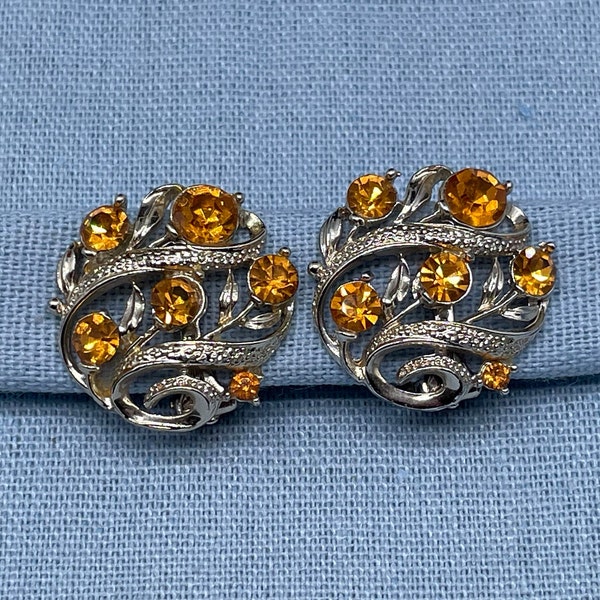 Vintage Lisner Citrine Crystal Rhinestone Gold Flower Vine Circle Clip On Earrings (1960’s)