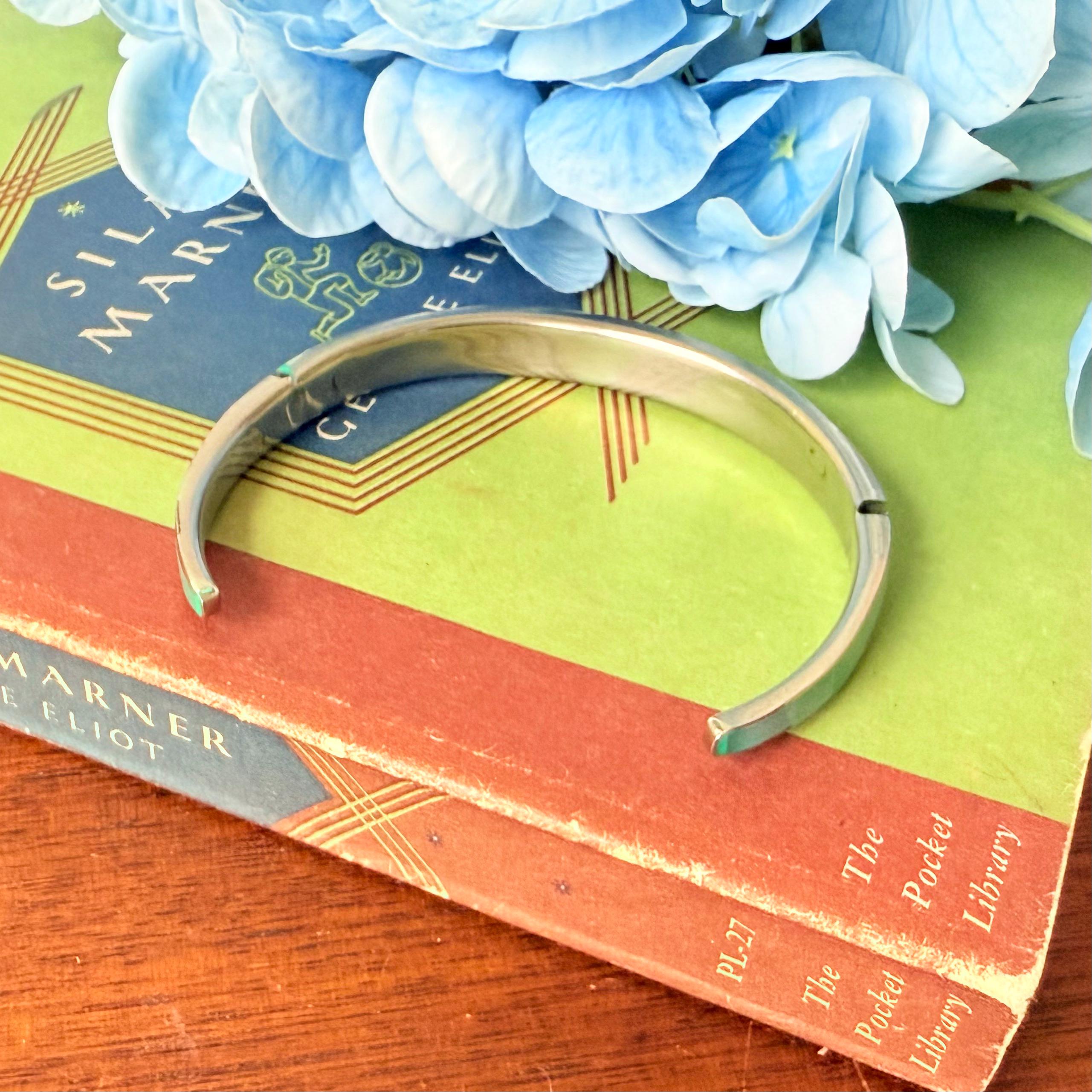 ヴィンテージ アクアシェルインレイ カフブレスレット：ロジウムメッキ