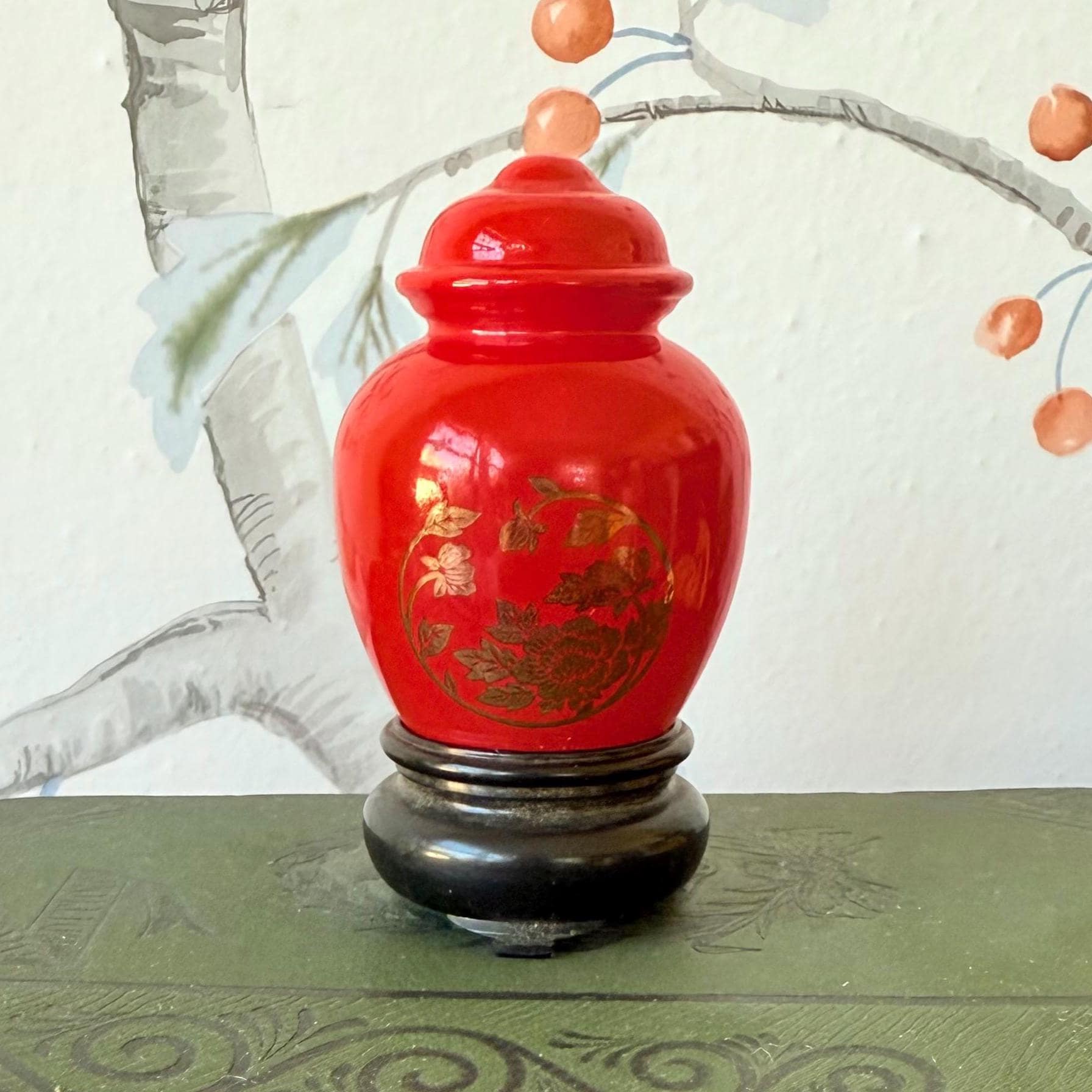 Vintage 1975 Avon Chinese Pheasant Ginger Jar: Red Glass Floral