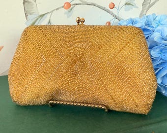 ヴィンテージゴールドビーズクラッチ：1950年代のゴールドウォーターズイブニングバッグ