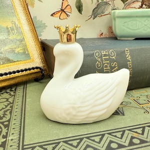 Garrafa de colônia vintage Avon Royal Swan: decantador de vidro leitoso de 1971