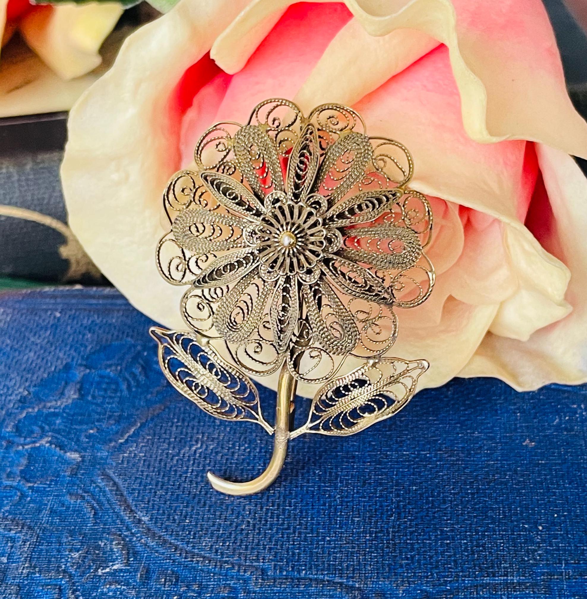 アンティークタイシルバーフラワーブローチ：1940年代のフィリグリー