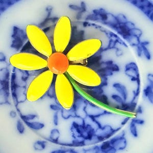 1960s Yellow Enamel Daisy Brooch | Retro Flower Power Pin | Orange & Green Mod Floral Jewelry
