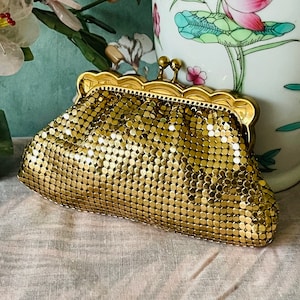 Art Deco Gold Mesh Coin Purse | 1930s Whiting & Davis Kiss Lock Bag | Vintage Flapper Evening Clutch | Bridal Gift | Antique Purse