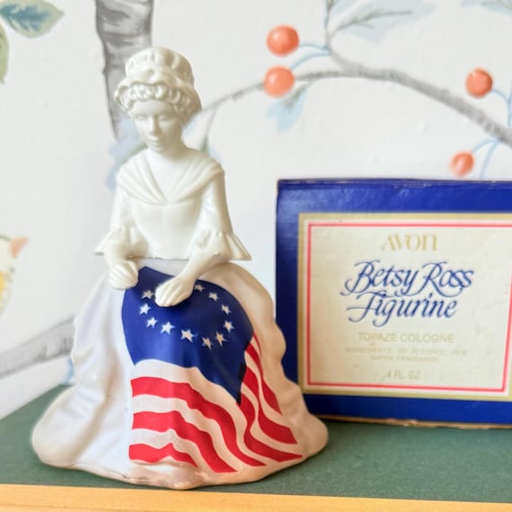 Avon Betsy Ross Perfume Bottle: 1976 Bicentennial Topaze Cologne