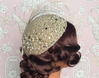 Golden Teardrop Fascinator – Elegant Pearl & Crystal Flower  display picture 3