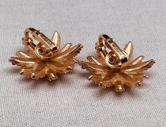 Vintage Avon Gold Flower Clip On Earrings (1970’s) - image 4